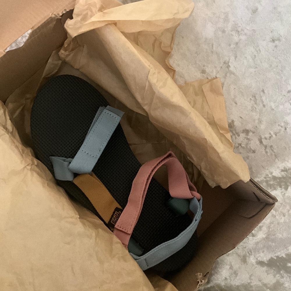 TEVA Flatform Universal Sandal